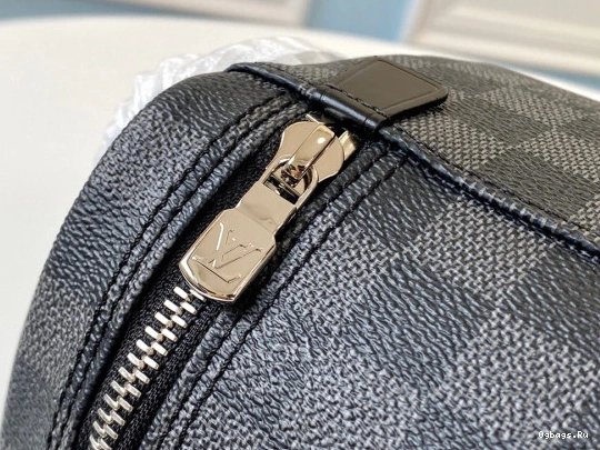 LOUIS POUCH VUITTON TOILETRY 0503